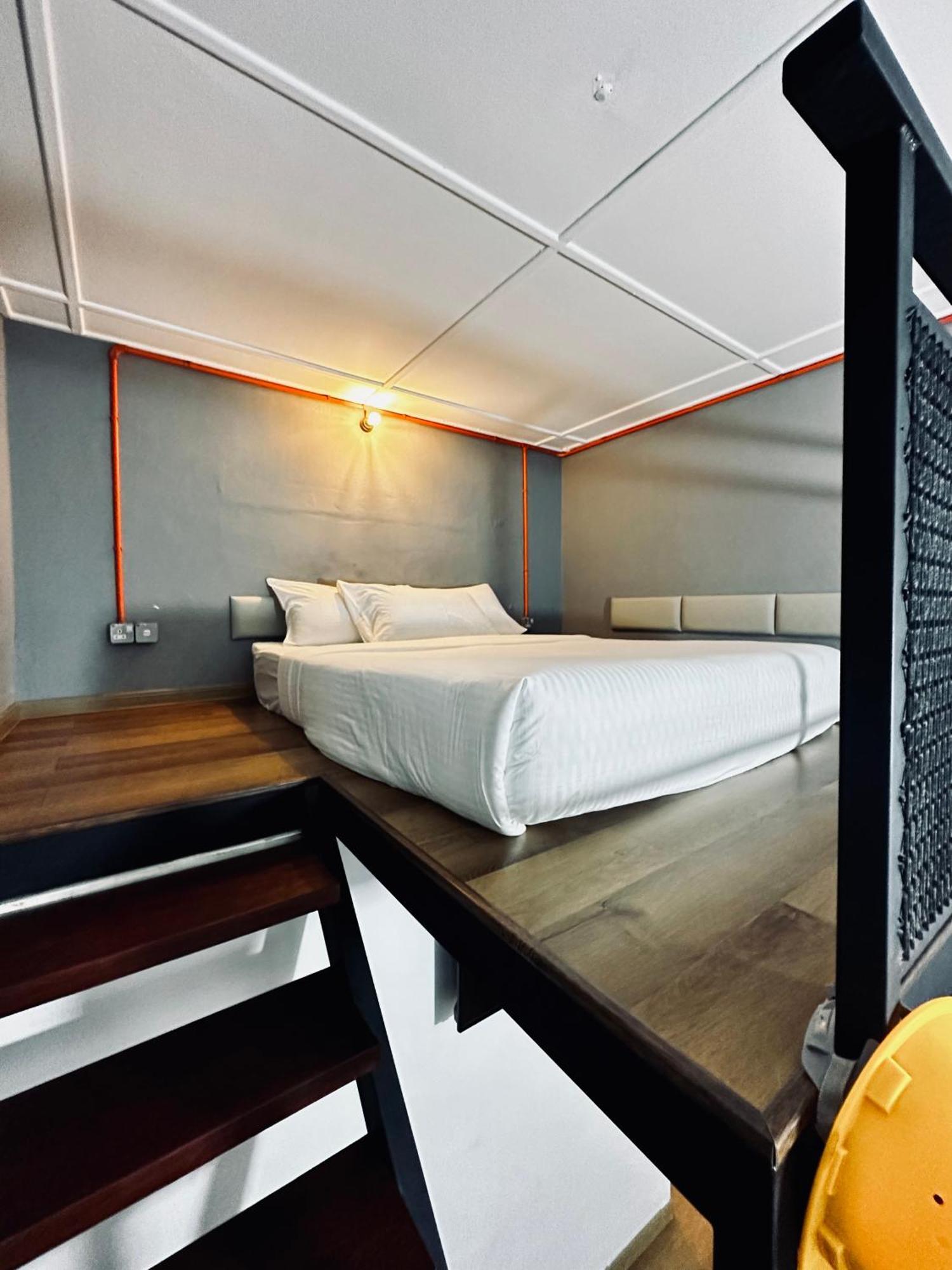 Ardour Lodge "A" Wing Tanjung Bungah  Bagian luar foto