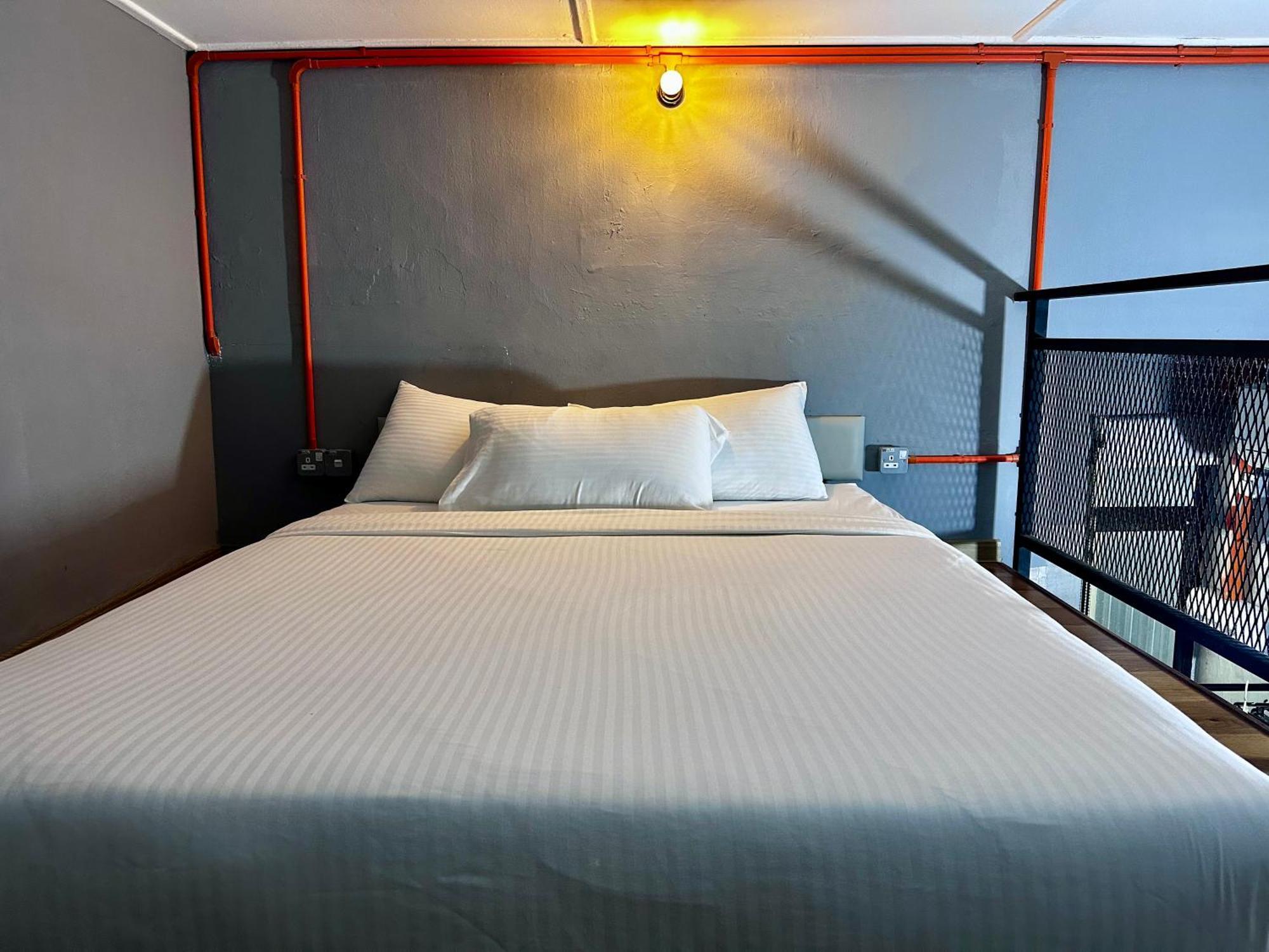 Ardour Lodge "A" Wing Tanjung Bungah  Bagian luar foto