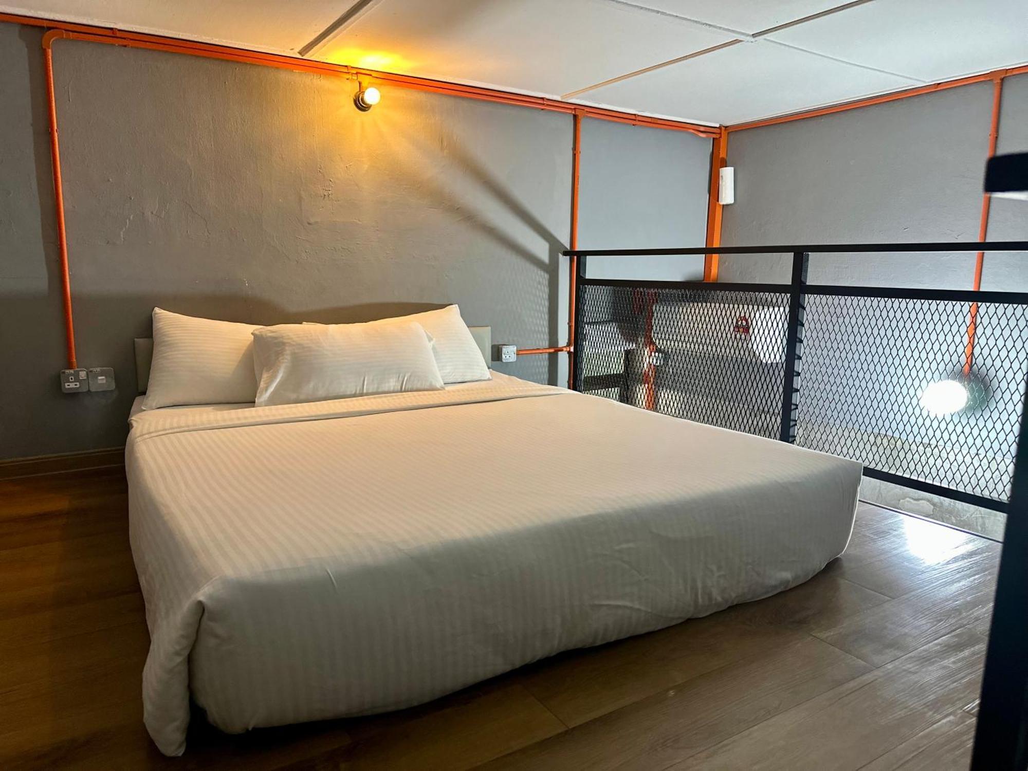 Ardour Lodge "A" Wing Tanjung Bungah  Bagian luar foto